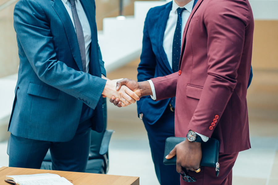 上海欠款纠纷律师解读：本人是否可直接起诉欠款人